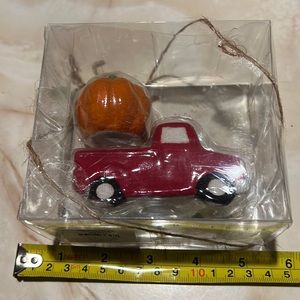 NIB salt and pepper shaker set